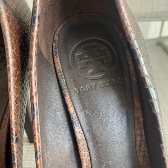 Tory Burch Jude-Amazon Snake Print Signature Pumps Heels EUC - Picture 7 of 12